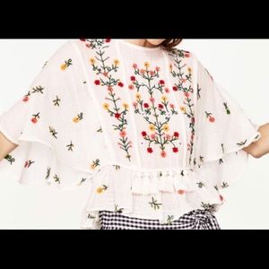 Embroidered flower top. Size XS